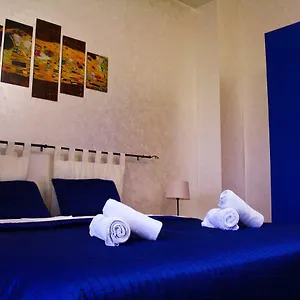 https://sea-view-apartment.taorminaitalyhotels.com